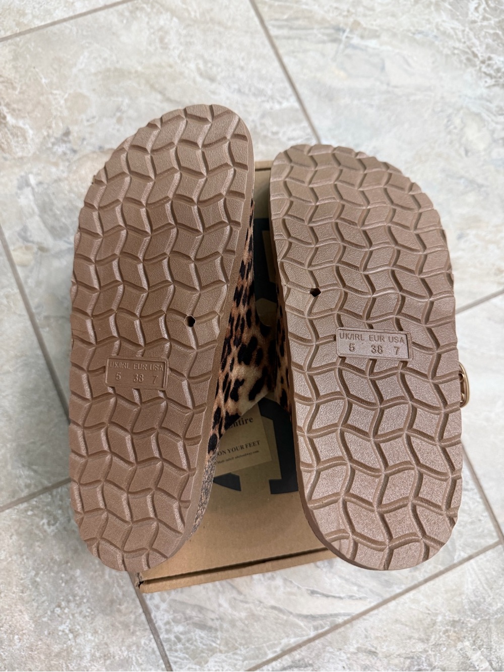 Leopard Print Double Buckle Slide Platform Sandals - Women’s Size 7 - Picture 10 of 10